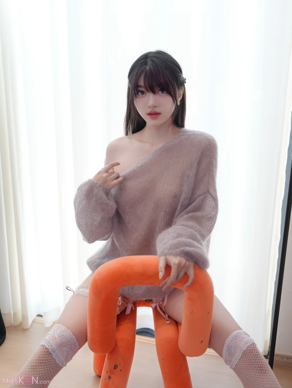 [XR Uncensored] 白露lulu: R18 秀人网模特 灰色毛衣 (72 photos) – Page 4