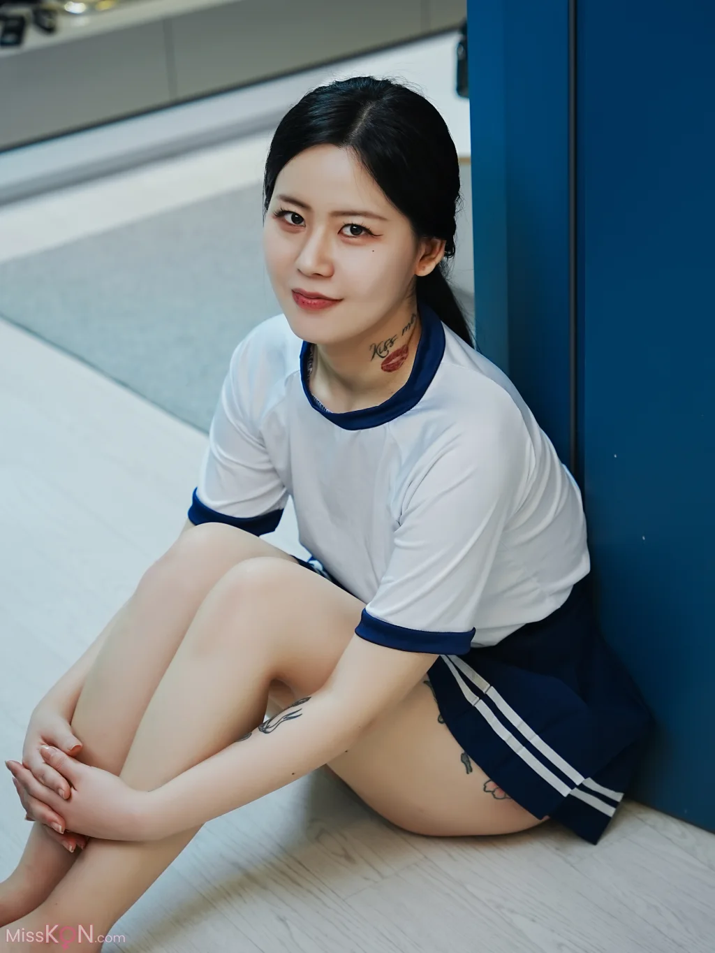 Choi Ri: Vol.01 Bloomers (143 photos + 1 videos)
