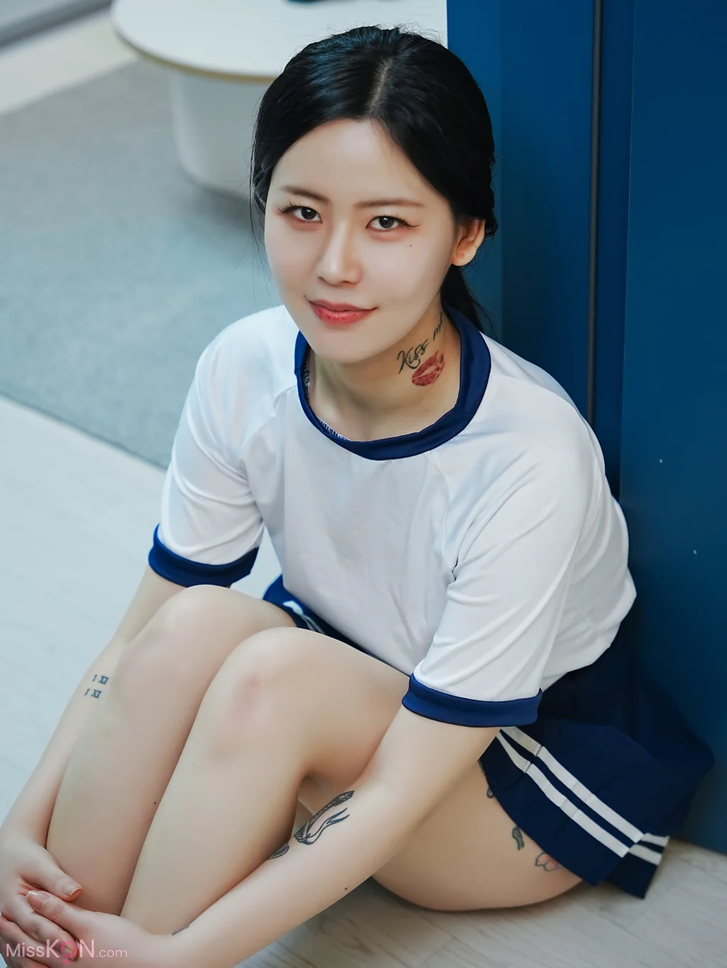 Choi Ri: Vol.01 Bloomers (143 photos + 1 videos)
