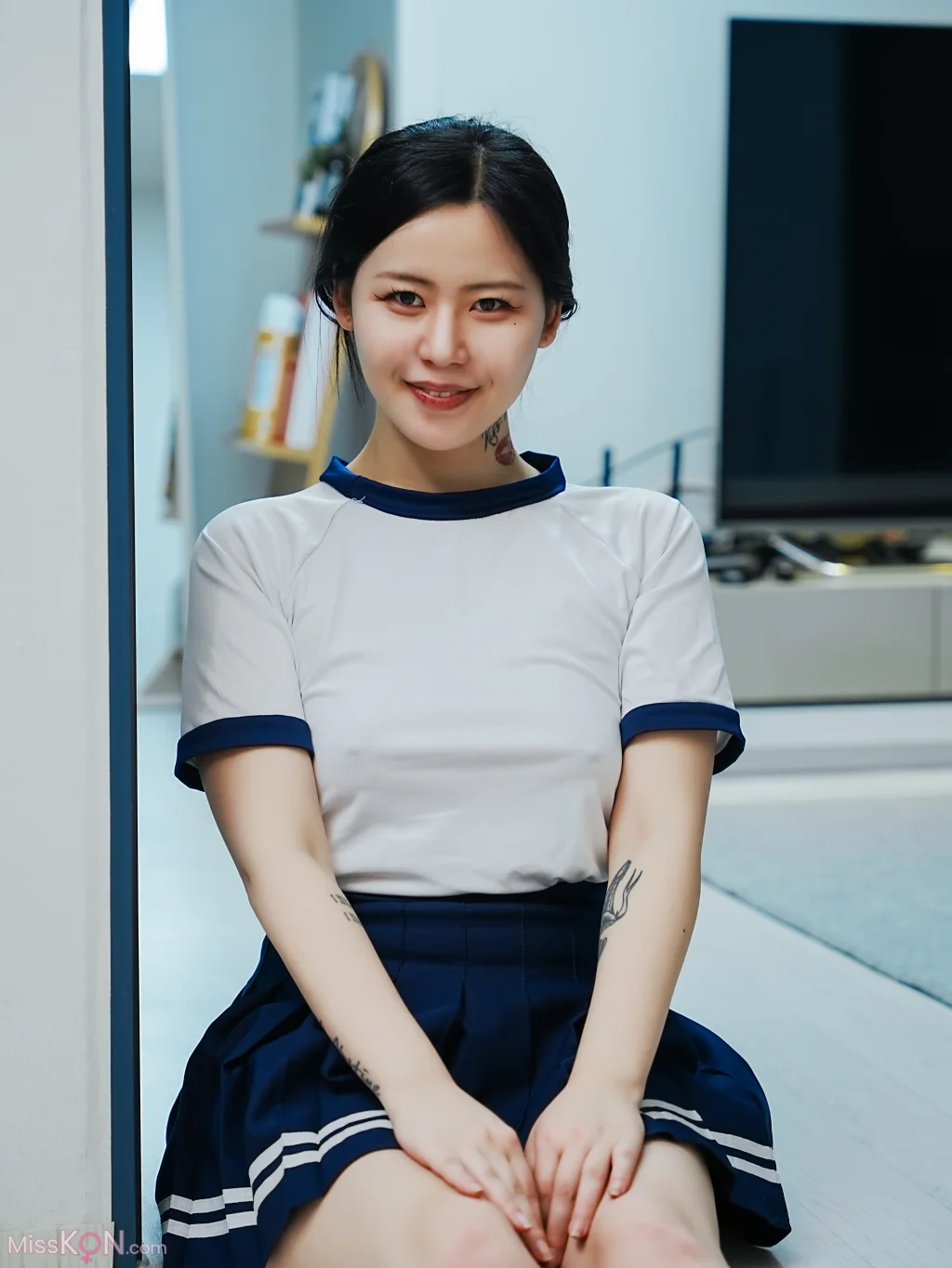 Choi Ri: Vol.01 Bloomers (143 photos + 1 videos)