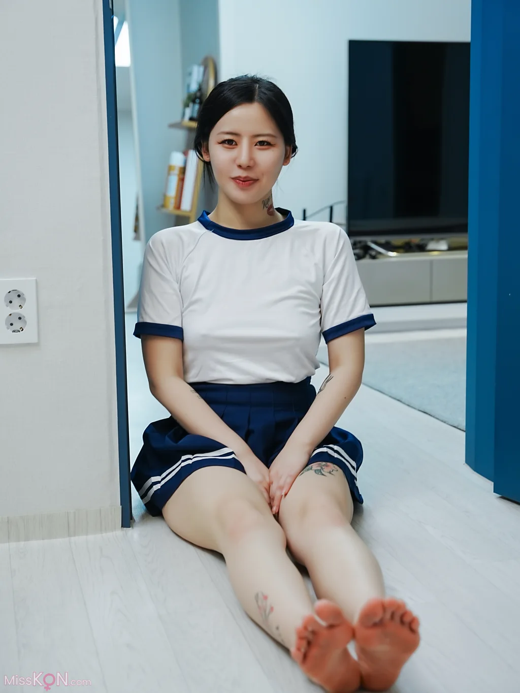 Choi Ri: Vol.01 Bloomers (143 photos + 1 videos)