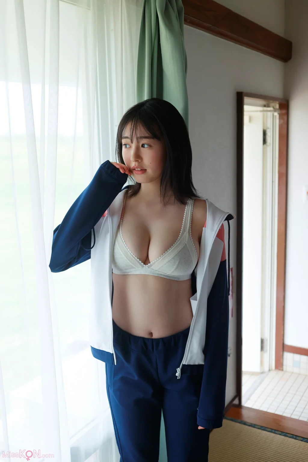 [JP] Miu Shirahama (白濱美兎): ヤングガンガンデジタル限定写真集「君と合宿中」 (デジタル版ヤングガンガン特別編集) (73 photos) – Page 4