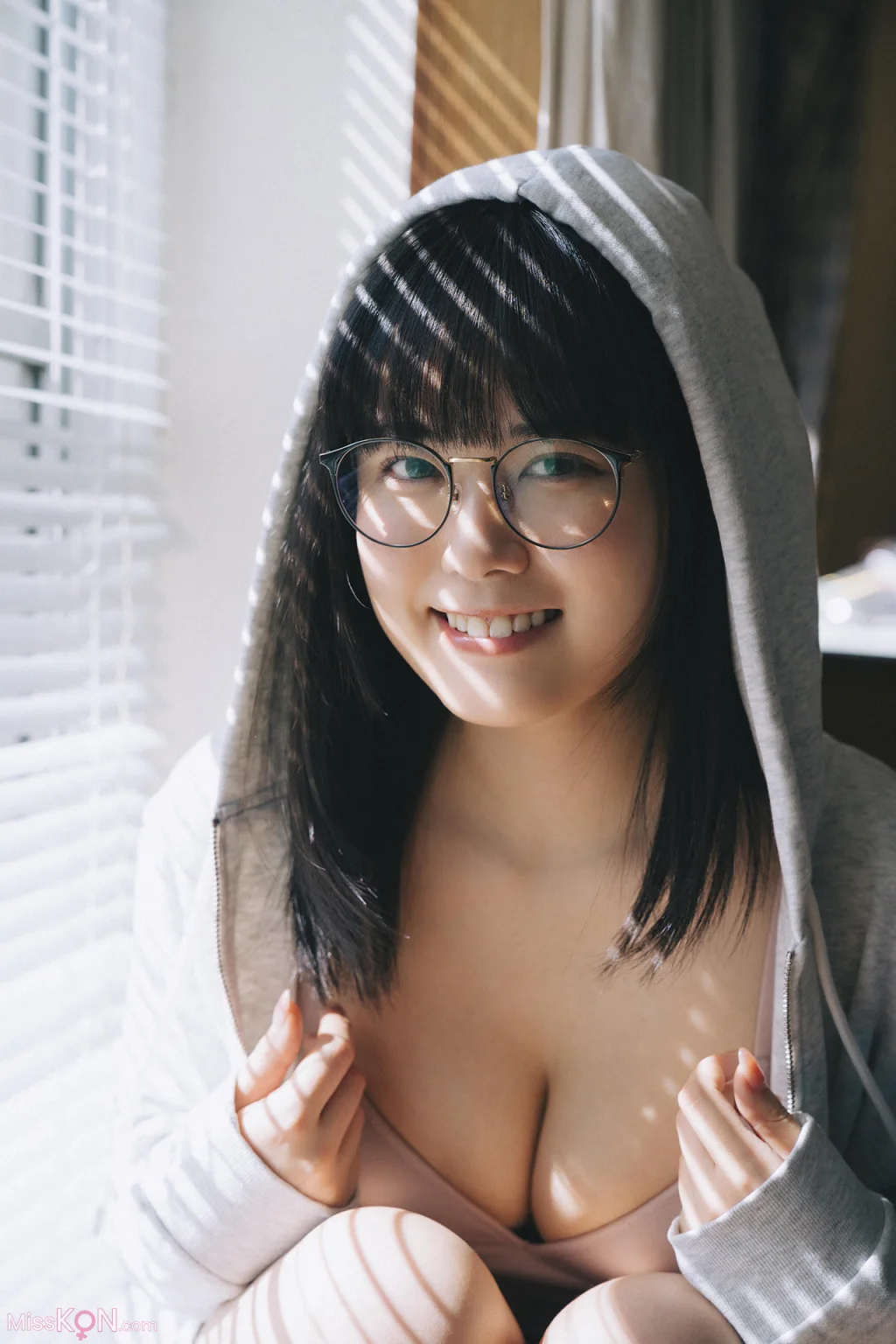 [JP] Shinonome Umi (東雲うみ): 彼女が部屋でしたいこと (ENTAMEデジタル写真集) (58 photos) – Page 2