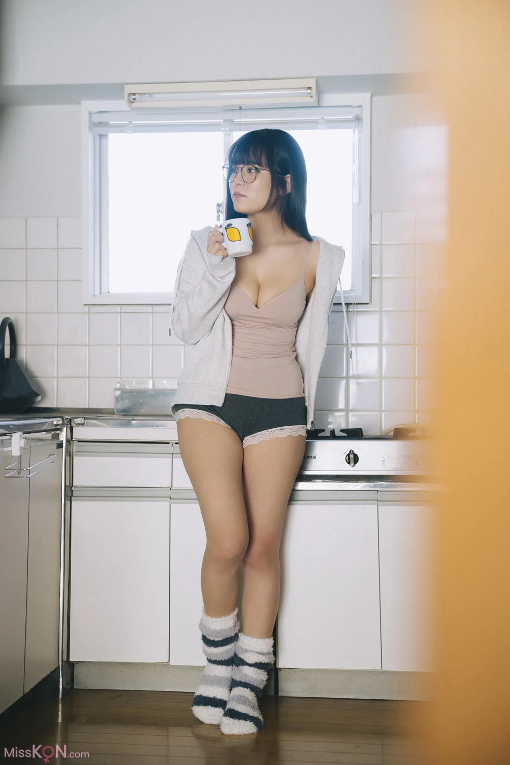 [JP] Shinonome Umi (東雲うみ): 彼女が部屋でしたいこと (ENTAMEデジタル写真集) (58 photos) – Page 2