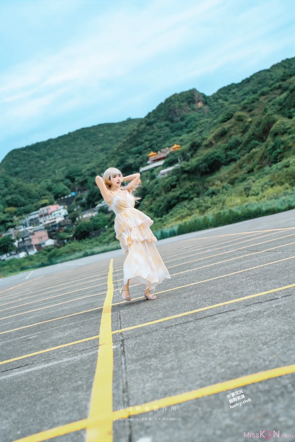 Coser@慕慕Momo: 隨風輕舞 (51 photos + 2 videos)