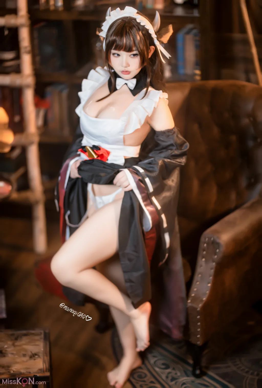 Coser@七七娜娜子: 牛牛女仆 (42 photos + 7 videos)