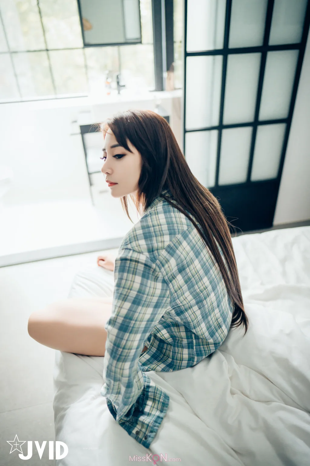 [JVID] Lele 樂樂: 讓人可以能男女交換身體的相機📷特寫爆量精液的乳射❤️ (132 photos) – Page 4