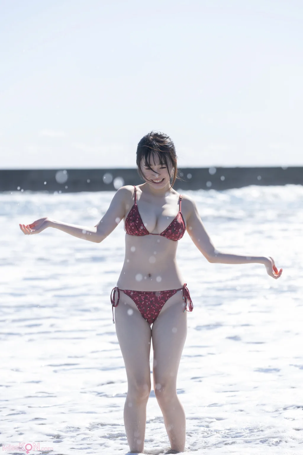 [JP] Miu Shirahama (白濱美兎): FRIDAYデジタル写真集 ぎゅってして ｖｏｌ．１ (63 photos) – Page 2