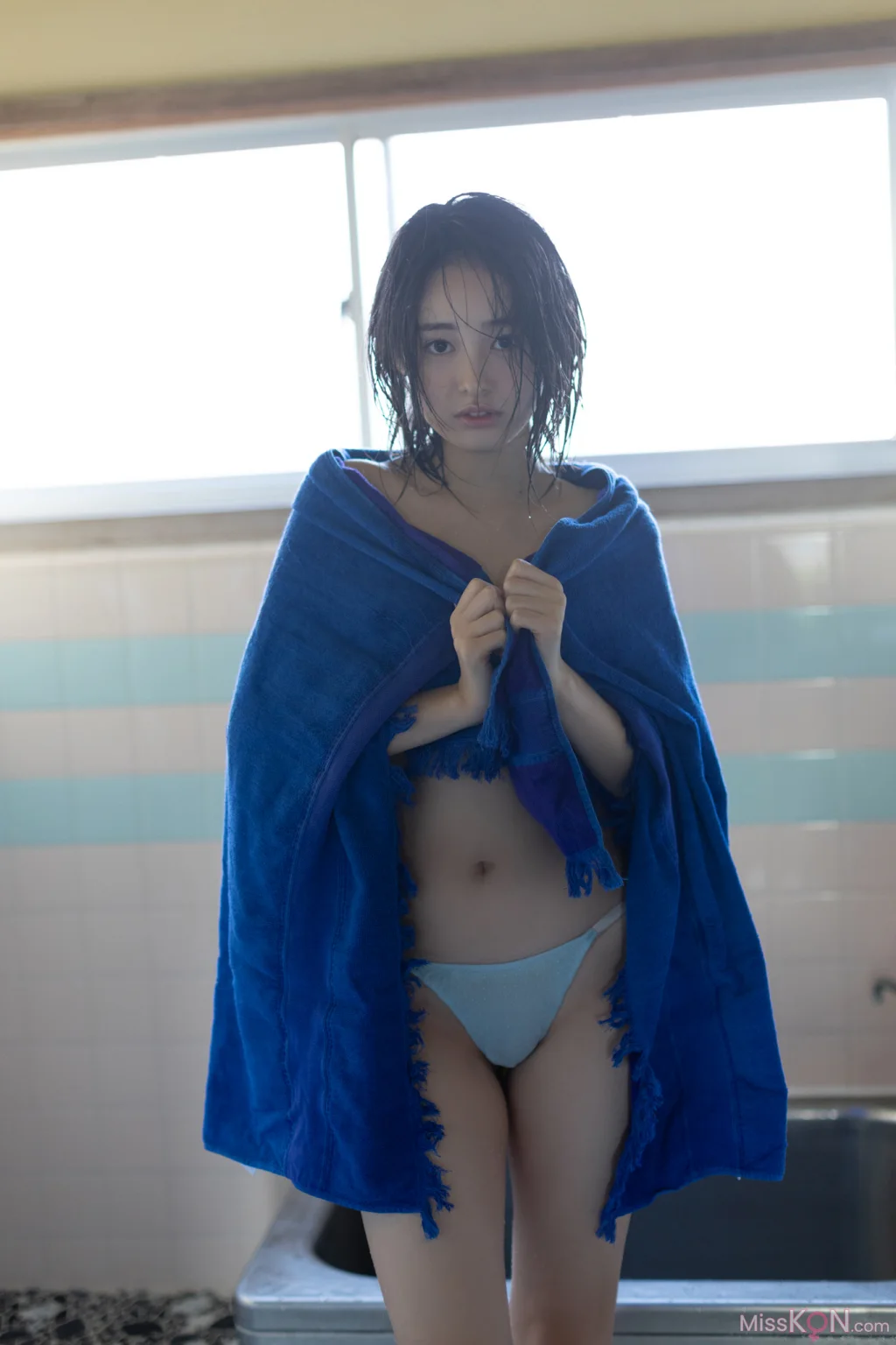 [JP] Miu Shirahama (白濱美兎): FRIDAYデジタル写真集 ぎゅってして ｖｏｌ．２ ちょっとオトナな１００ページ豪華版 (101 photos)