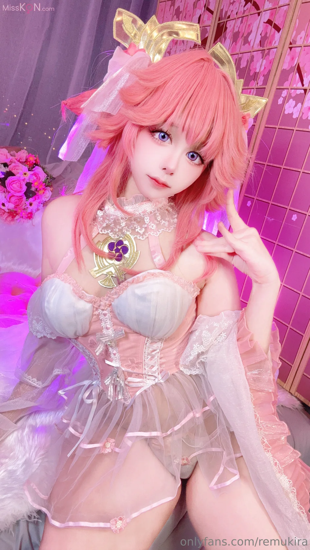 Coser@Remukira: Onlyfans福利姬三月视图合集 (28 photos + 9 videos)