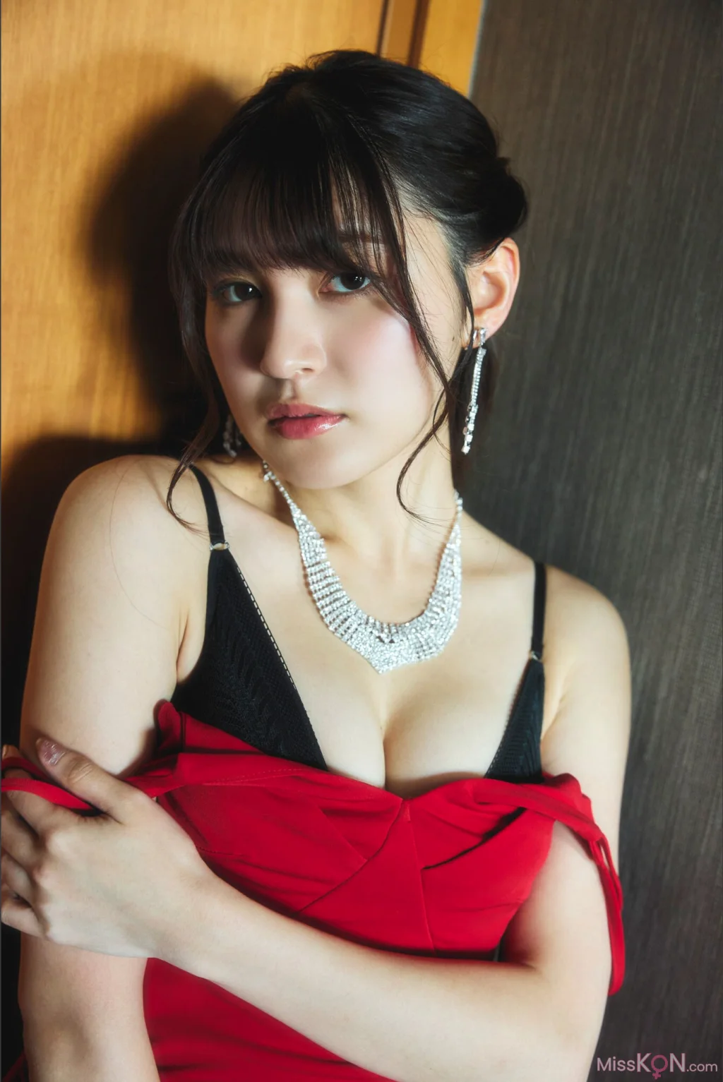 [JP] Yui Kojina (神志那結衣): 「赤いドレスを脱いだら……」SPA！デジタル写真集 (51 photos)