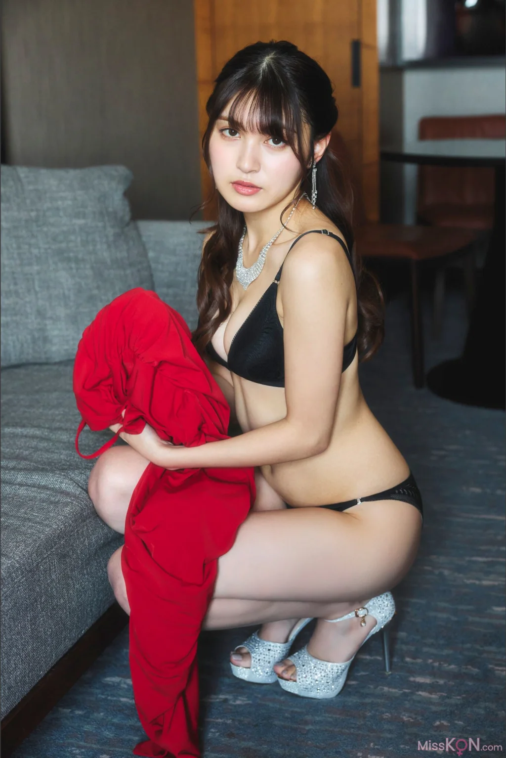 [JP] Yui Kojina (神志那結衣): 「赤いドレスを脱いだら……」SPA！デジタル写真集 (51 photos)