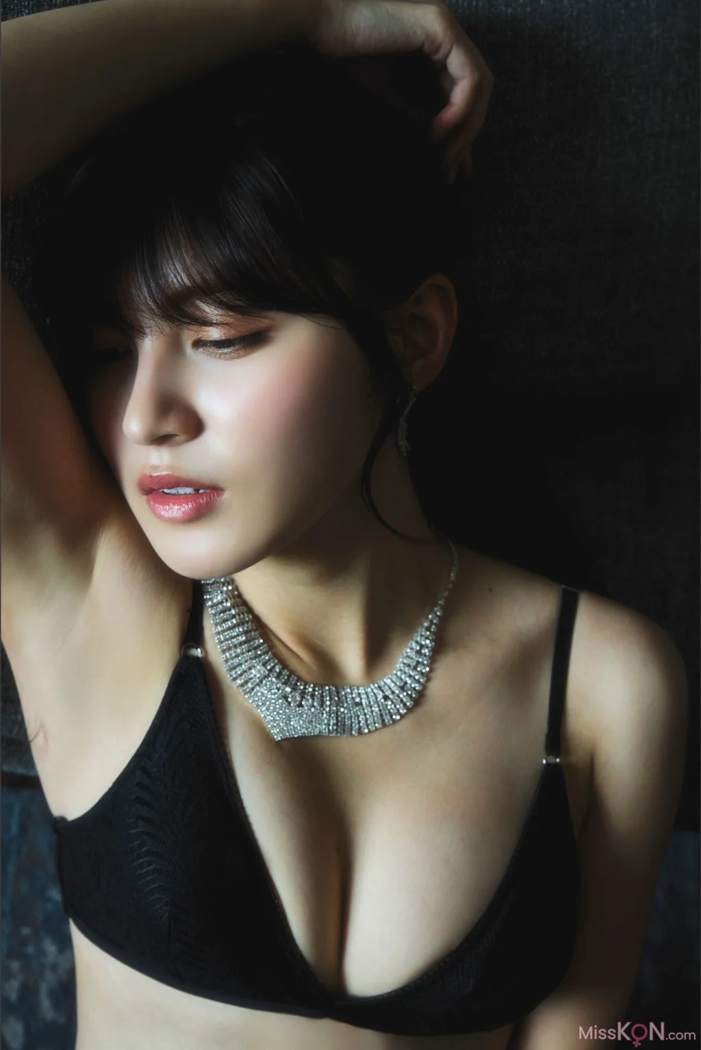 [JP] Yui Kojina (神志那結衣): 「赤いドレスを脱いだら……」SPA！デジタル写真集 (51 photos)