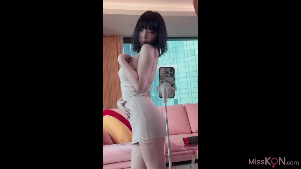 Kang In-kyung (강인경): Mirror Posing (14 photos + 1 video) – Page 2
