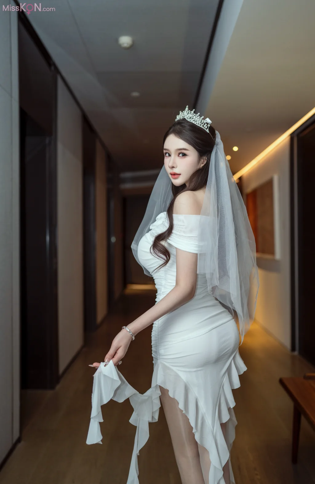 [XR Uncensored] Li Li Sha (李丽莎): R18 秀人网模特 在逃公主 (91 photos)