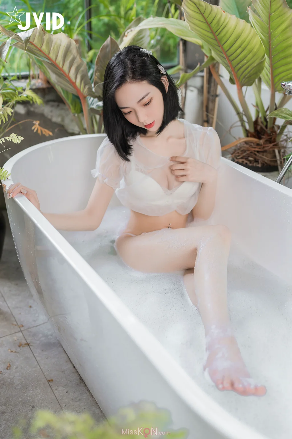 [JVID] 啾啾: 誤闖莊園窺探心儀女神～啾啾 🛀 ～入浴反被誘惑勾引 (116 photos) – Page 2