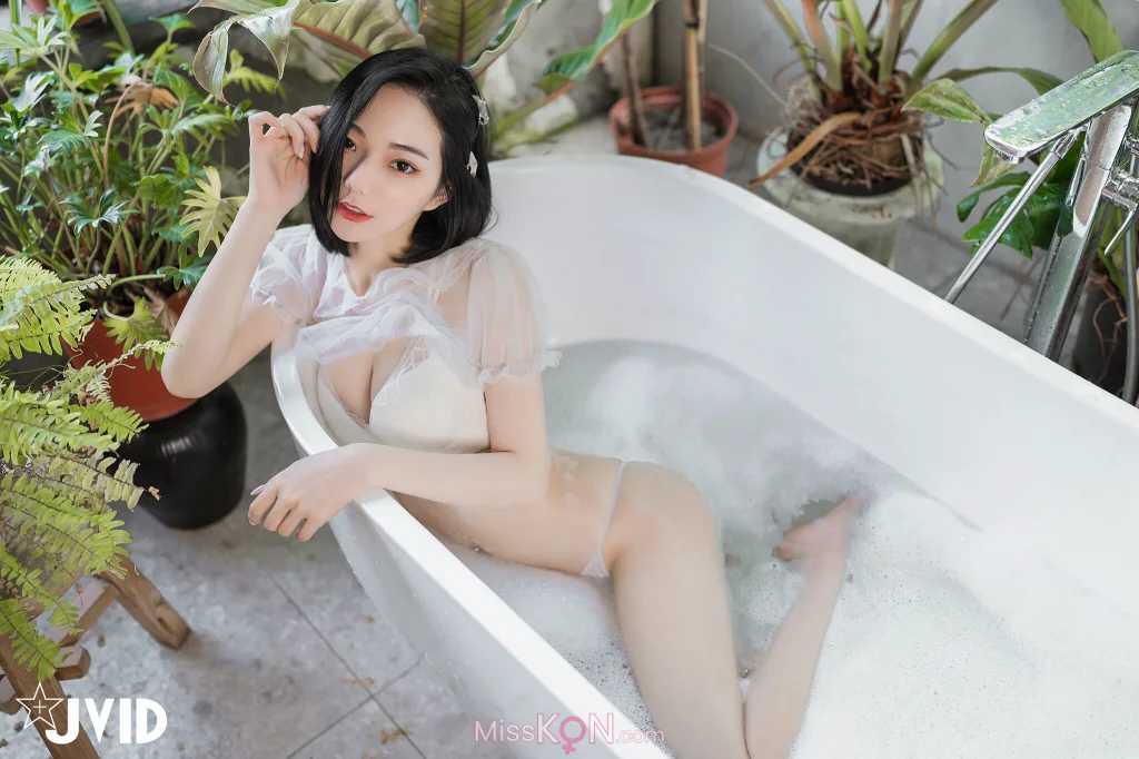 [JVID] 啾啾: 誤闖莊園窺探心儀女神～啾啾 🛀 ～入浴反被誘惑勾引 (116 photos) – Page 4