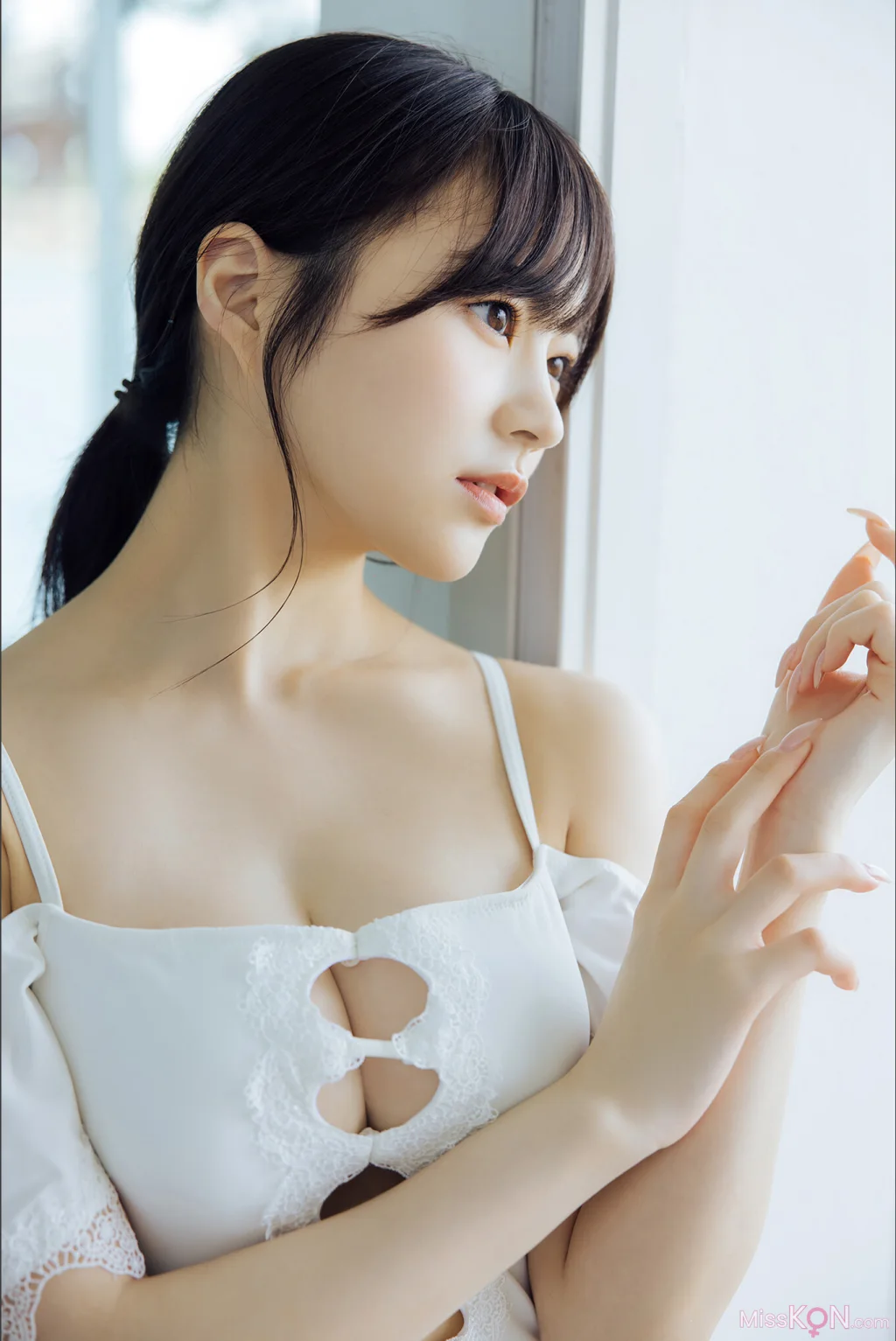 [JP] Usa Hiiragi (宇咲):「ここだけ…」【ヤングチャンピオンデジグラ】 (90 photos)