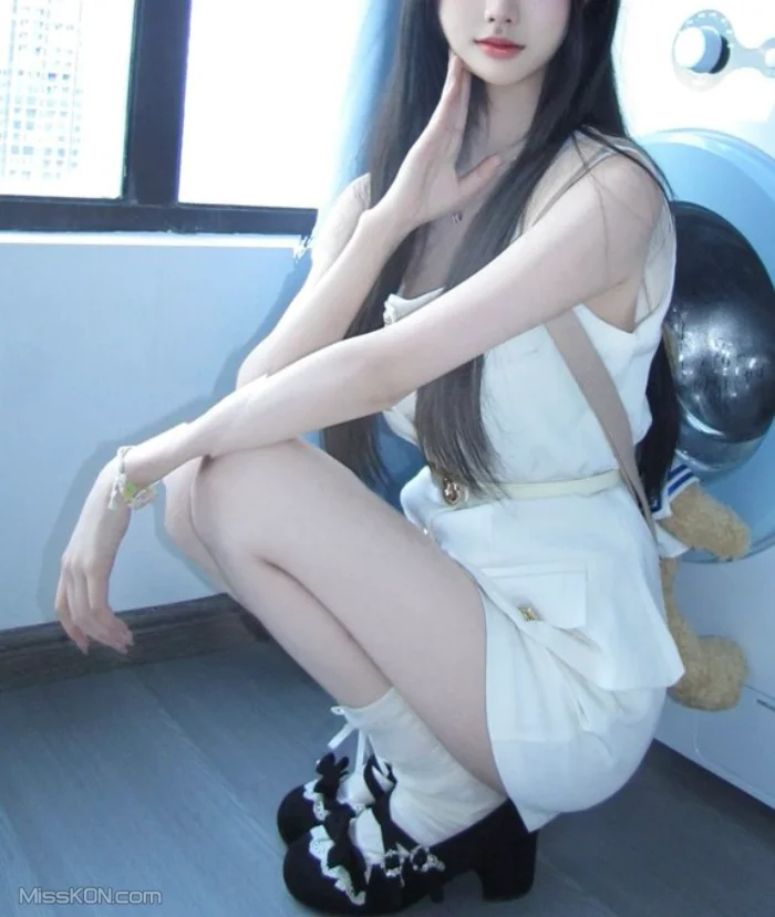 xiogu1177791: 清纯小姐姐裸舞 声娇体软勾人小妖精 (162 photos + 94 videos)