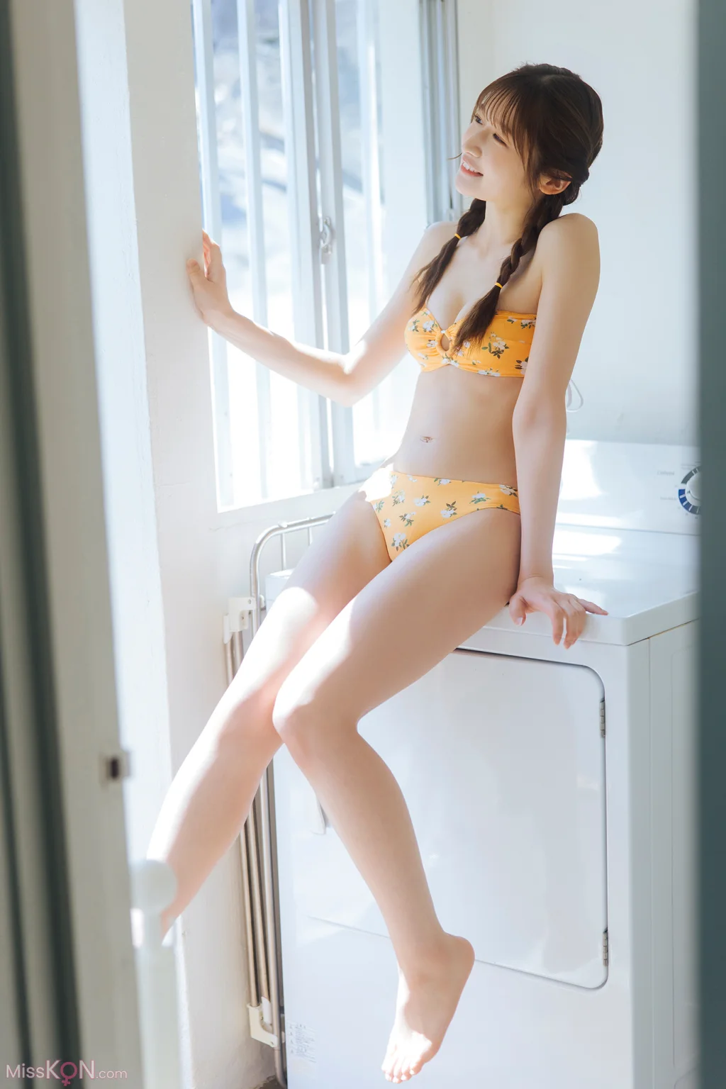 [JP] Kaiga Kotori (貝賀琴莉):「FLYAWAY」【ヤングチャンピオンデジグラ】 (71 photos)