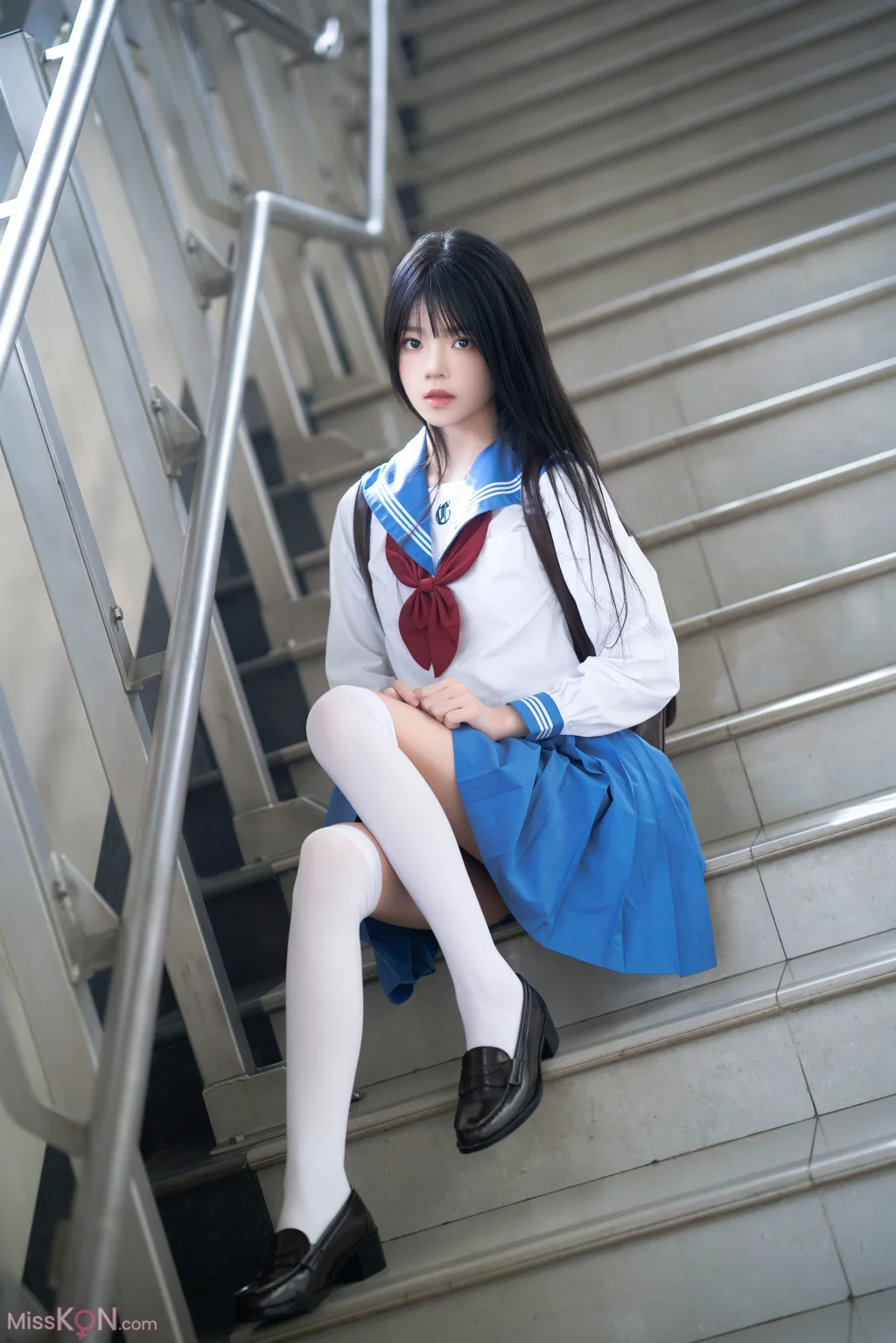 Coser@桜桃喵: 地铁JK (33 photos)