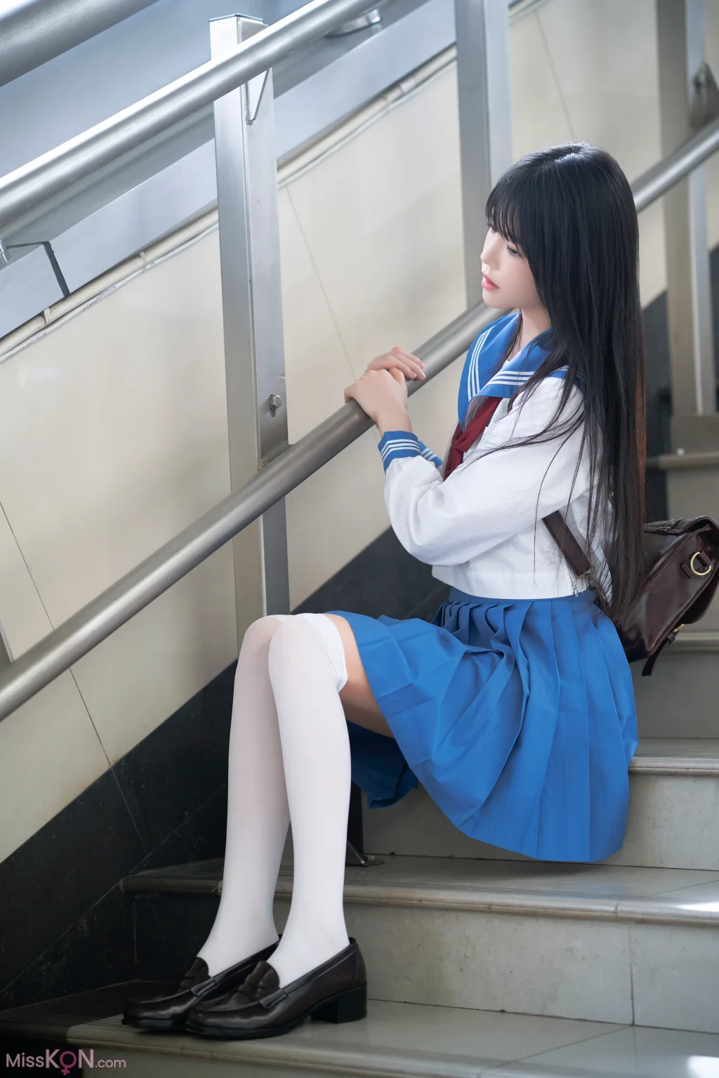 Coser@桜桃喵: 地铁JK (33 photos)