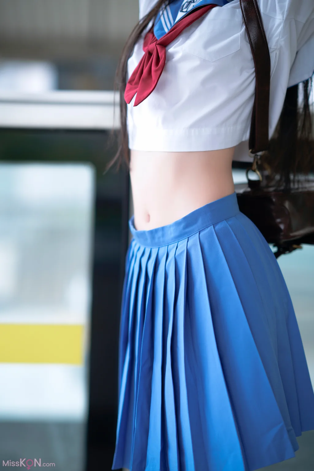 Coser@桜桃喵: 地铁JK (33 photos)