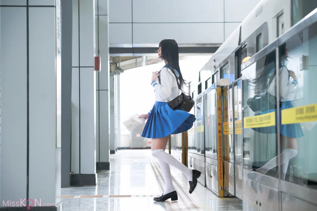 Coser@桜桃喵: 地铁JK (33 photos) – Page 3