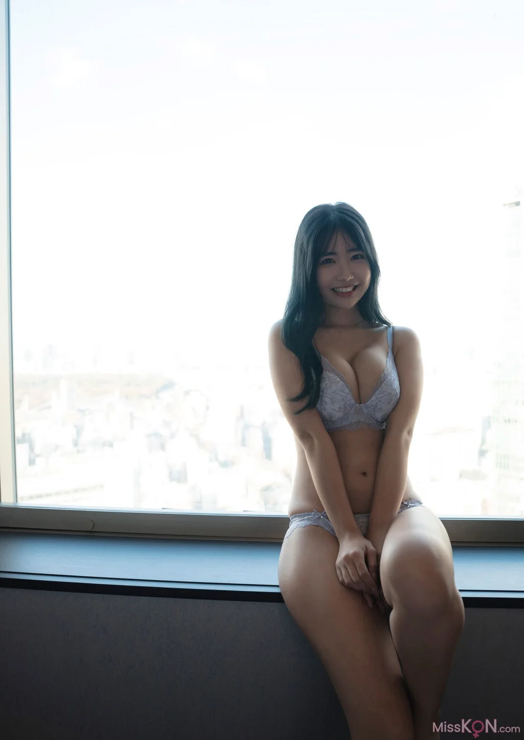 [JP] Amau Kisumi (天羽希純): もっと！教えて あまう先輩！！ スピサン グラビアフォトブック (51 photos) – Page 2