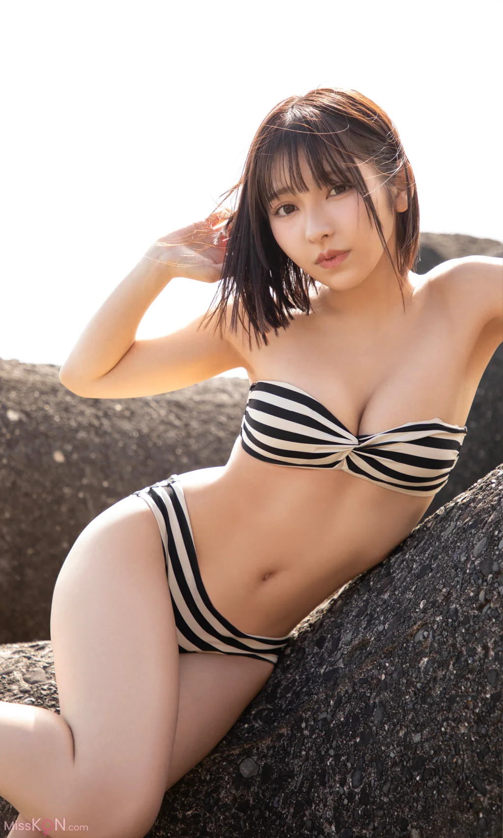 [JP] TOOMI (十味):【デジタル限定】写真集「キミと春らんまん」 (週プレ PHOTO BOOK) (60 photos) – Page 2