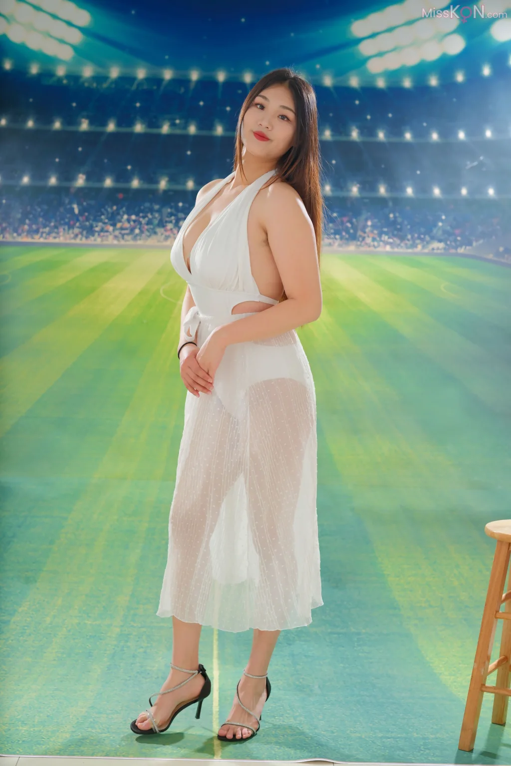 [Private Photoshoot] 皇甫夏霖: 天花板级丰满女神 全尺度 一字马极品御姐 (518 photos + 1 video)