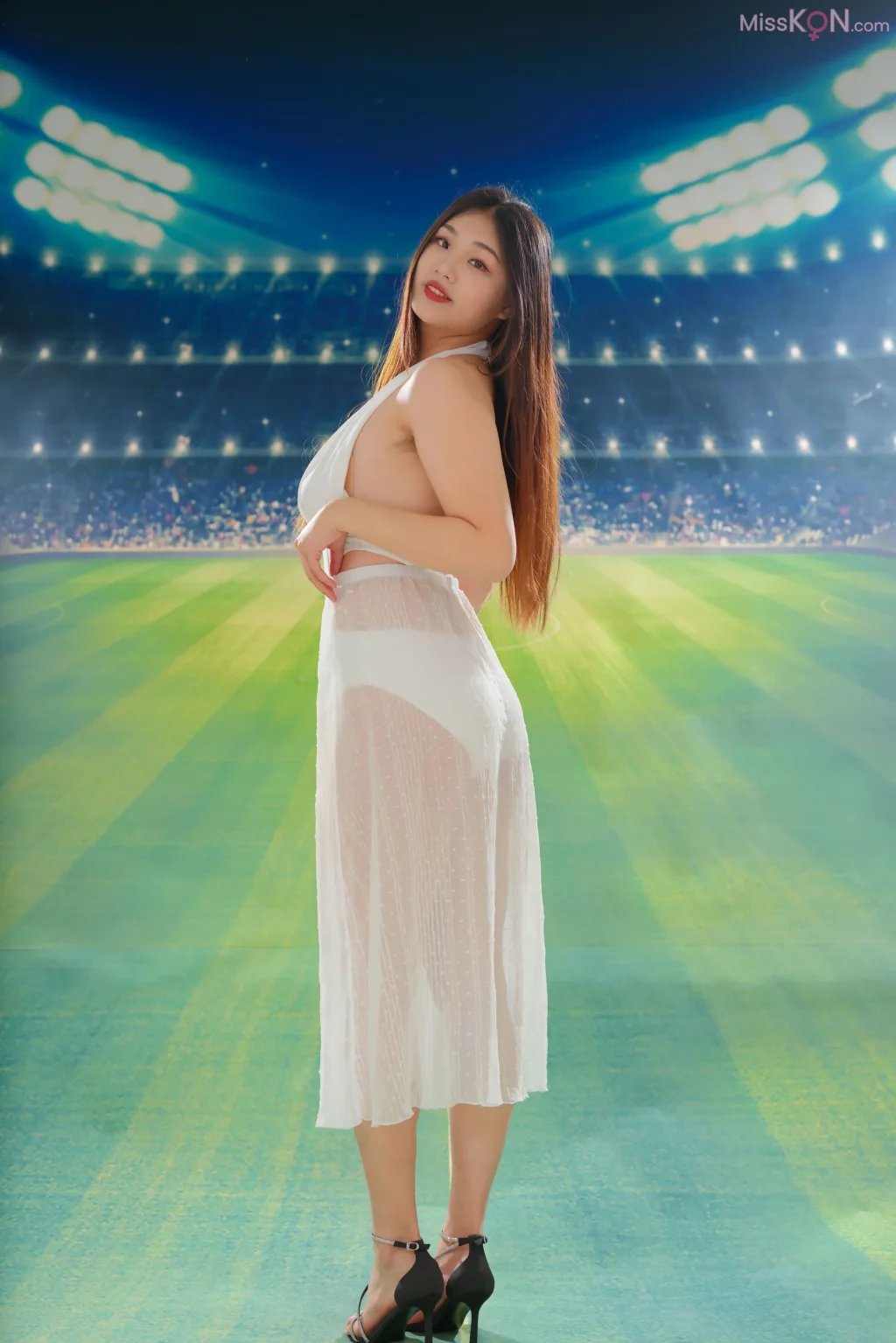[Private Photoshoot] 皇甫夏霖: 天花板级丰满女神 全尺度 一字马极品御姐 (518 photos + 1 video)