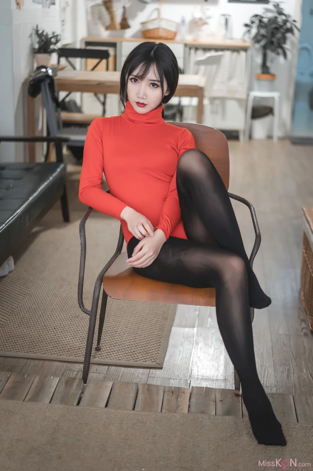 Coser@面饼仙儿: 皮裤连体红毛衣 (20 photos) – Page 2