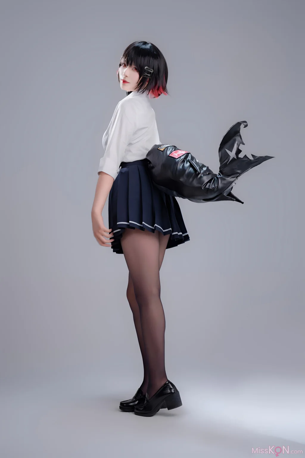 Coser@轩萧学姐: 鲨鱼妹JK (100 photos + 1 video)