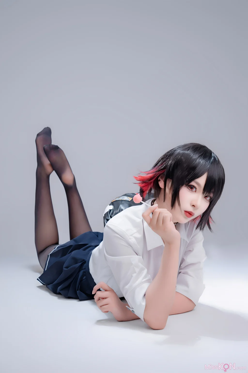 Coser@轩萧学姐: 鲨鱼妹JK (100 photos + 1 video)