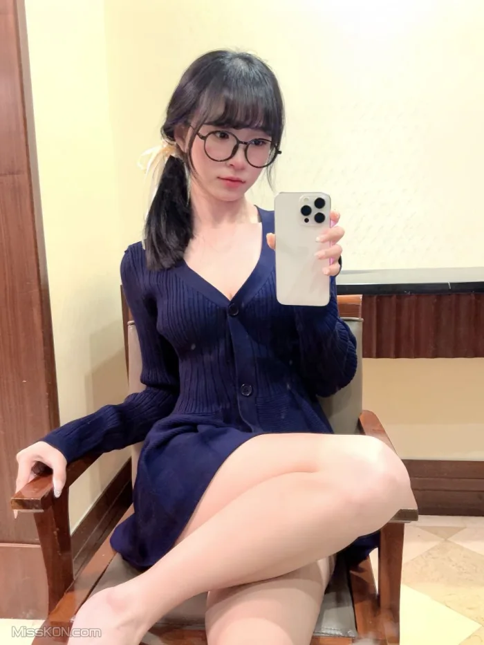 米妮mini: 顶级白虎萝莉 520门槛福利 (191 photos)