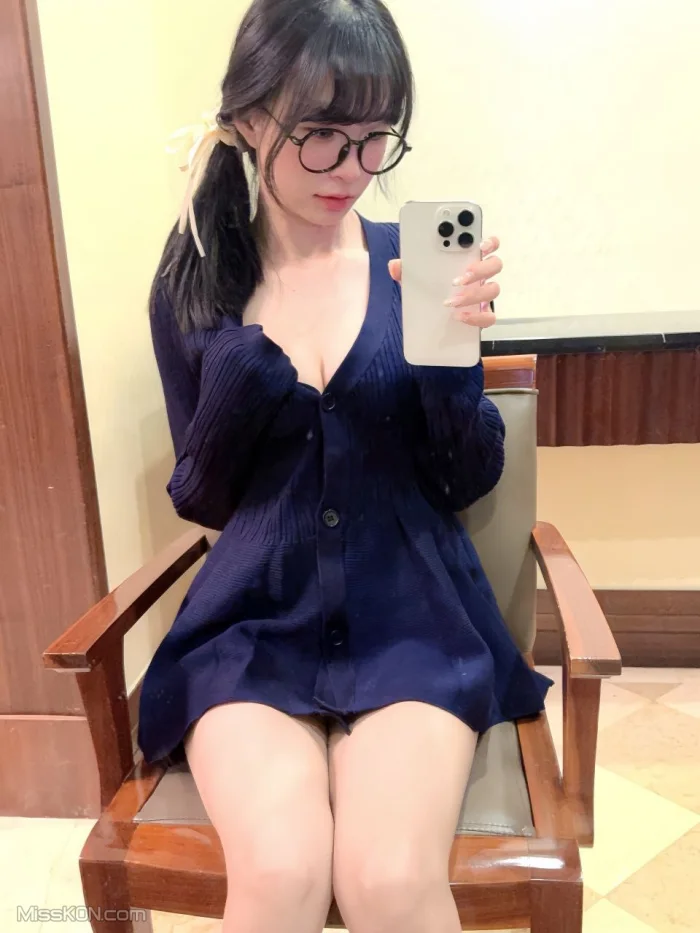 米妮mini: 顶级白虎萝莉 520门槛福利 (191 photos) – Page 3