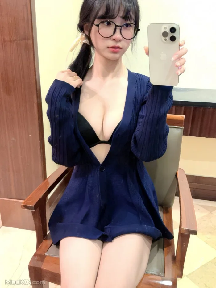 米妮mini: 顶级白虎萝莉 520门槛福利 (191 photos) – Page 5