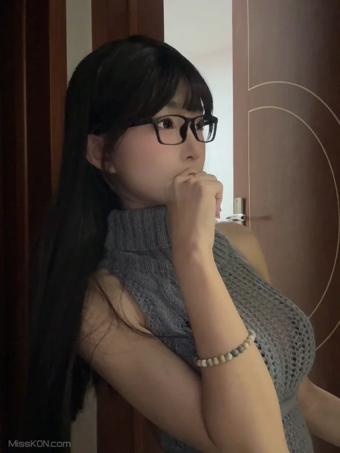 米妮mini: 顶级白虎萝莉 520门槛福利 (191 photos) – Page 5