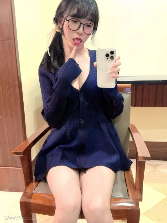 米妮mini: 顶级白虎萝莉 520门槛福利 (191 photos) – Page 5