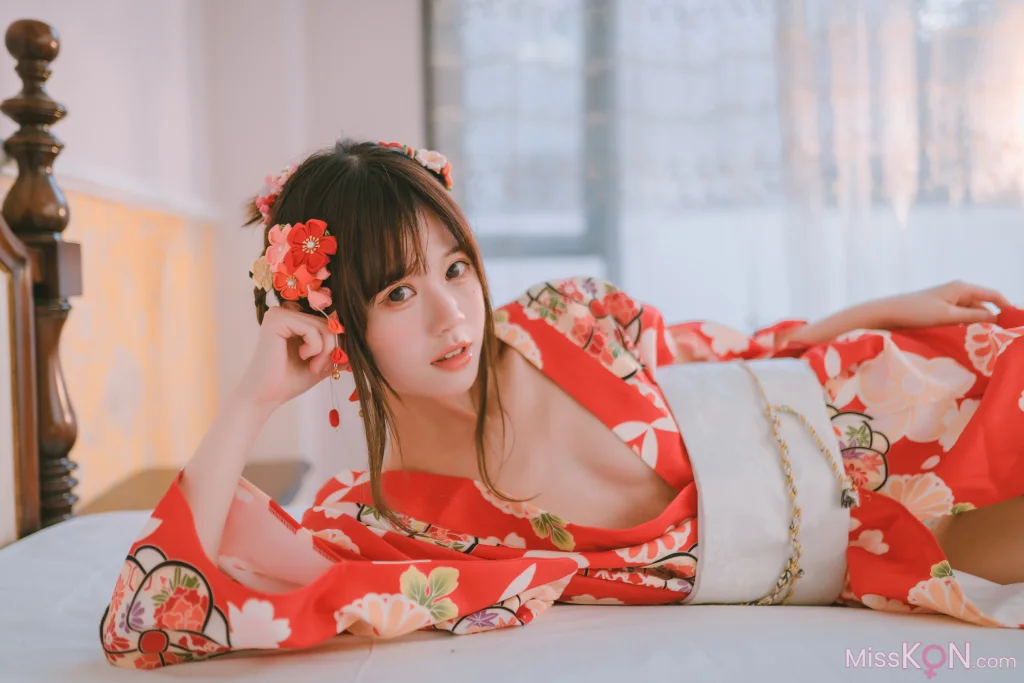 Coser@星黛鹿鹿: 日常 浴衣室内 (49 photos)