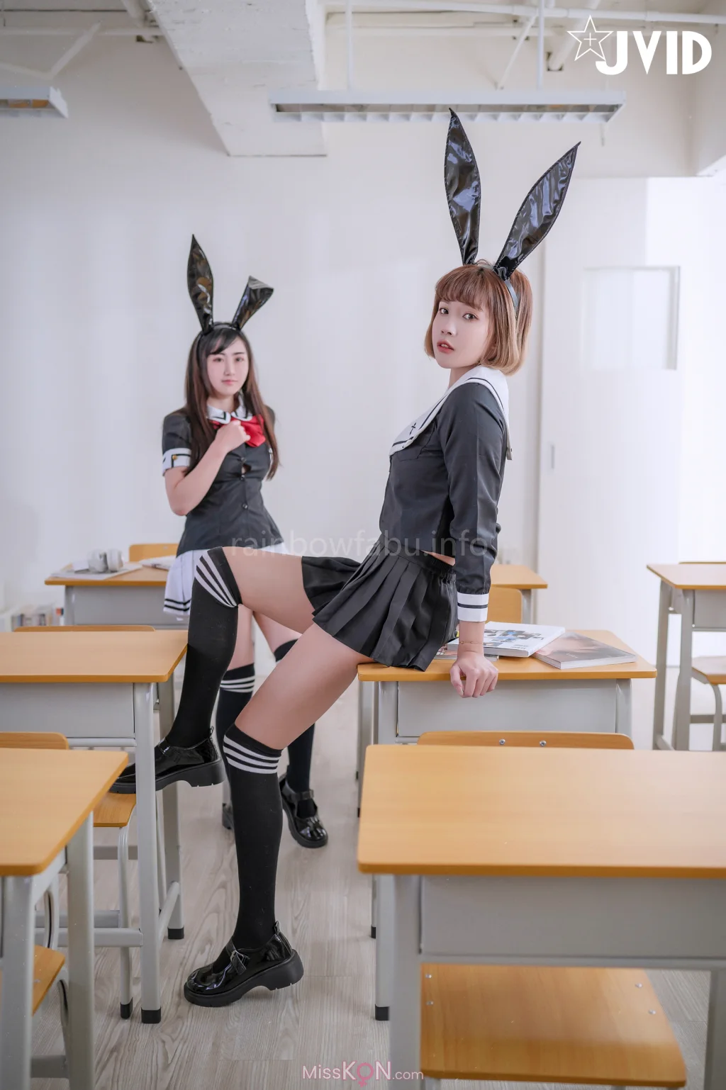[JVID] 果寶寶 & 葉思敏: 淫欲の萌兔學園🐰 女神級巨乳同框🚱果寶寶和葉思敏在教室裡搞出什麼火花🔥讓老師好難為情 (207 photos + 1 video) – Page 4