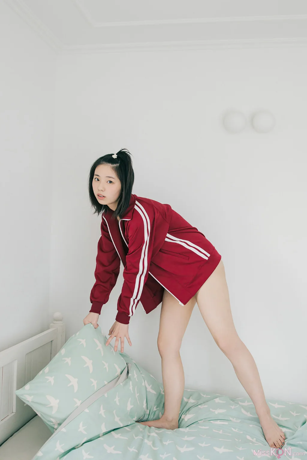 [JP] Kikuchi Hina (菊地姫奈): Platinum FLASHデジタル写真集 「虚構に恋するプリンセス」 (78 photos) – Page 2