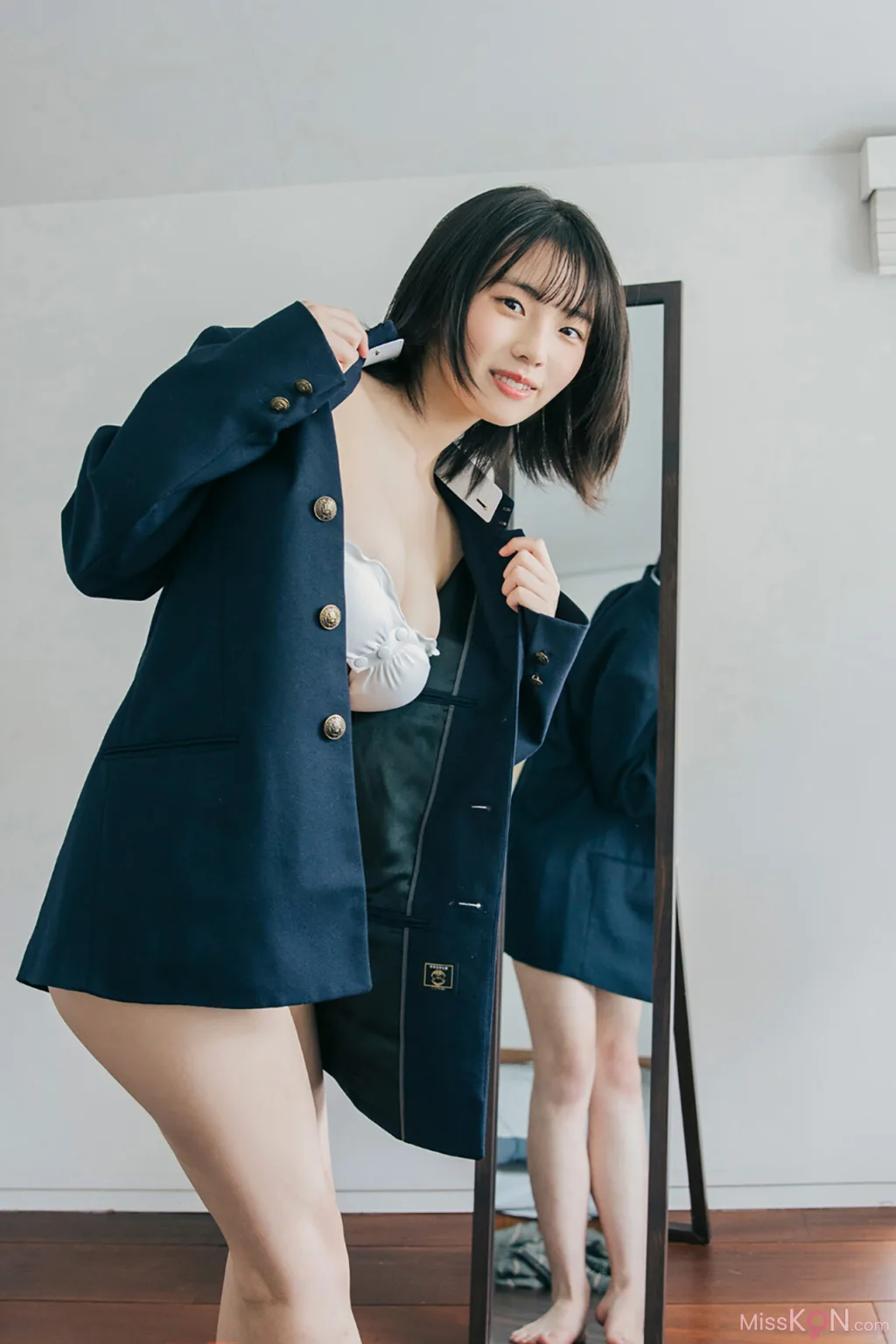[JP] Kikuchi Hina (菊地姫奈): Platinum FLASHデジタル写真集 「虚構に恋するプリンセス」 (78 photos) – Page 2