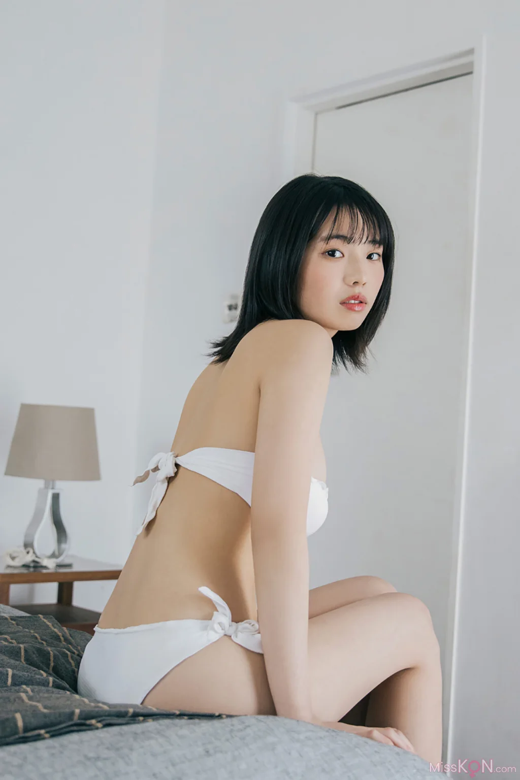 [JP] Kikuchi Hina (菊地姫奈): Platinum FLASHデジタル写真集 「虚構に恋するプリンセス」 (78 photos) – Page 3