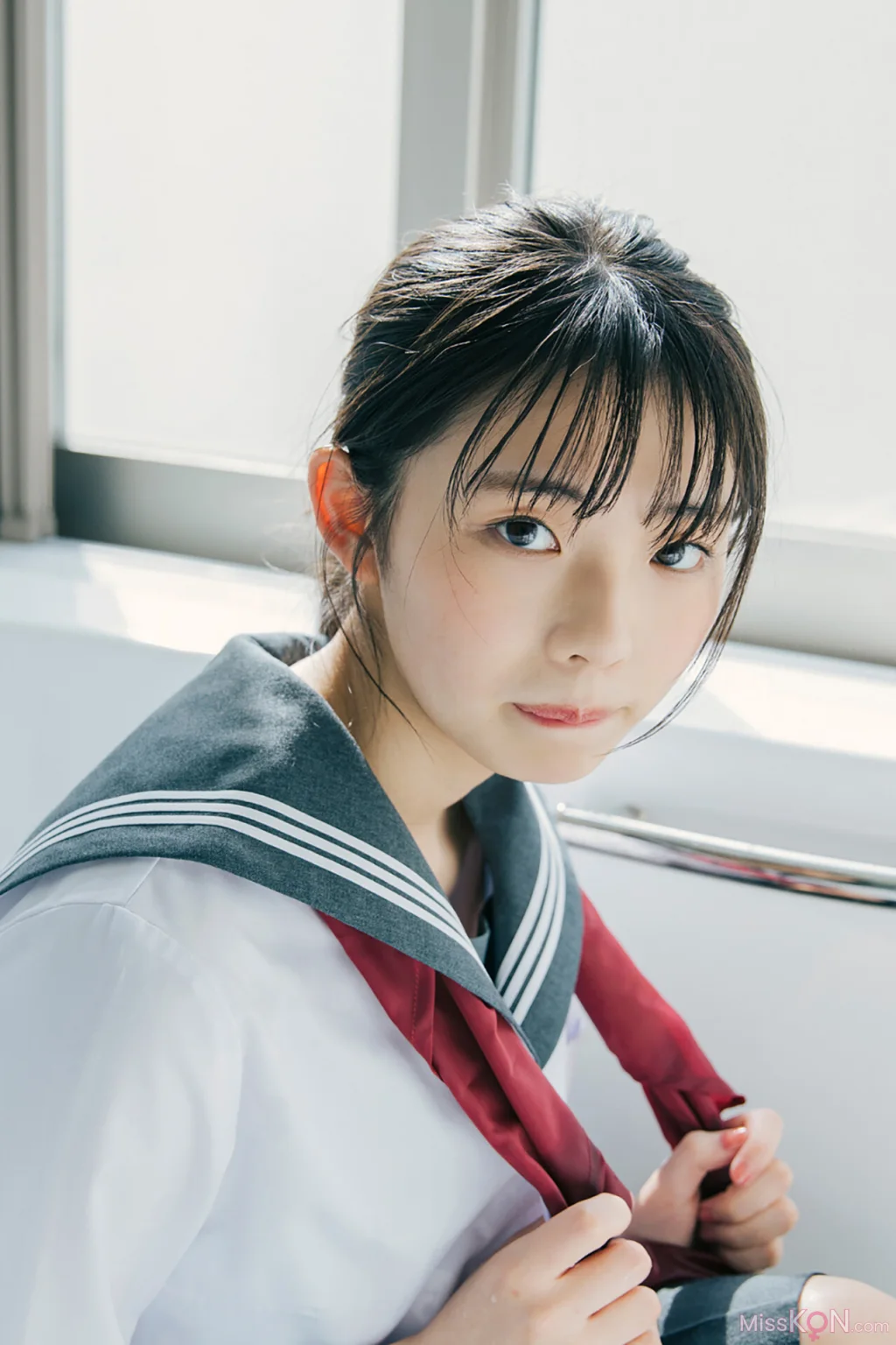 [JP] Kikuchi Hina (菊地姫奈): Platinum FLASHデジタル写真集 「虚構に恋するプリンセス」 (78 photos) – Page 3