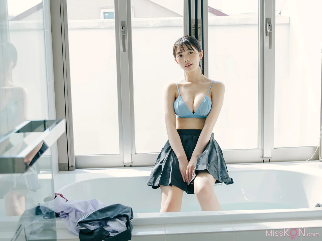 [JP] Kikuchi Hina (菊地姫奈): Platinum FLASHデジタル写真集 「虚構に恋するプリンセス」 (78 photos) – Page 3