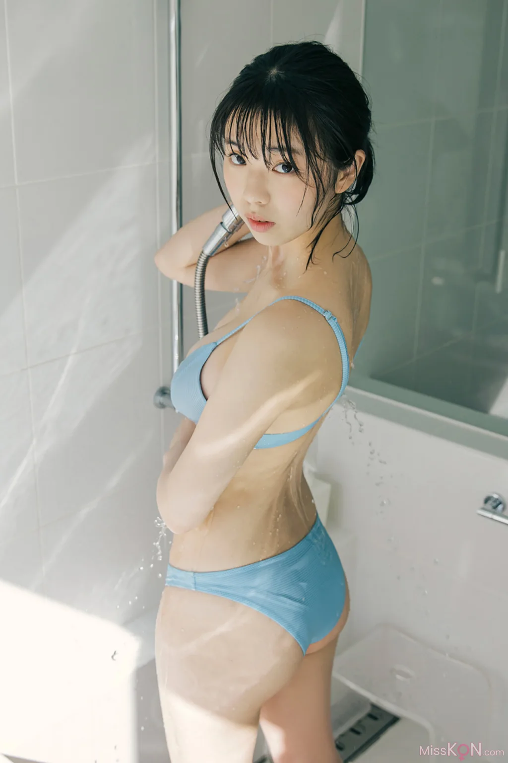 [JP] Kikuchi Hina (菊地姫奈): Platinum FLASHデジタル写真集 「虚構に恋するプリンセス」 (78 photos) – Page 3