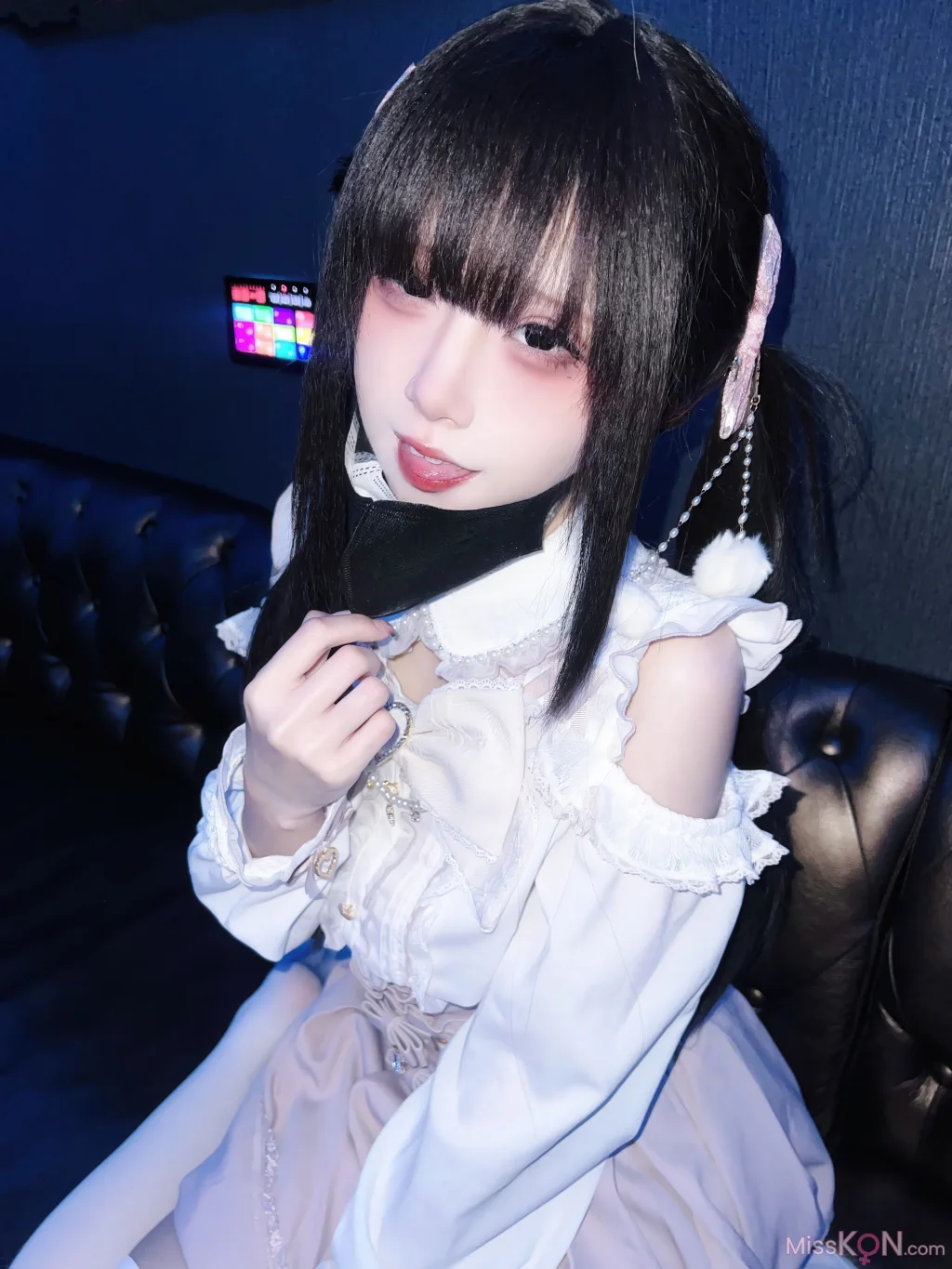 Coser@纸悦Etsu_ko: 与地雷系女子的ktv约会 (44 photos)