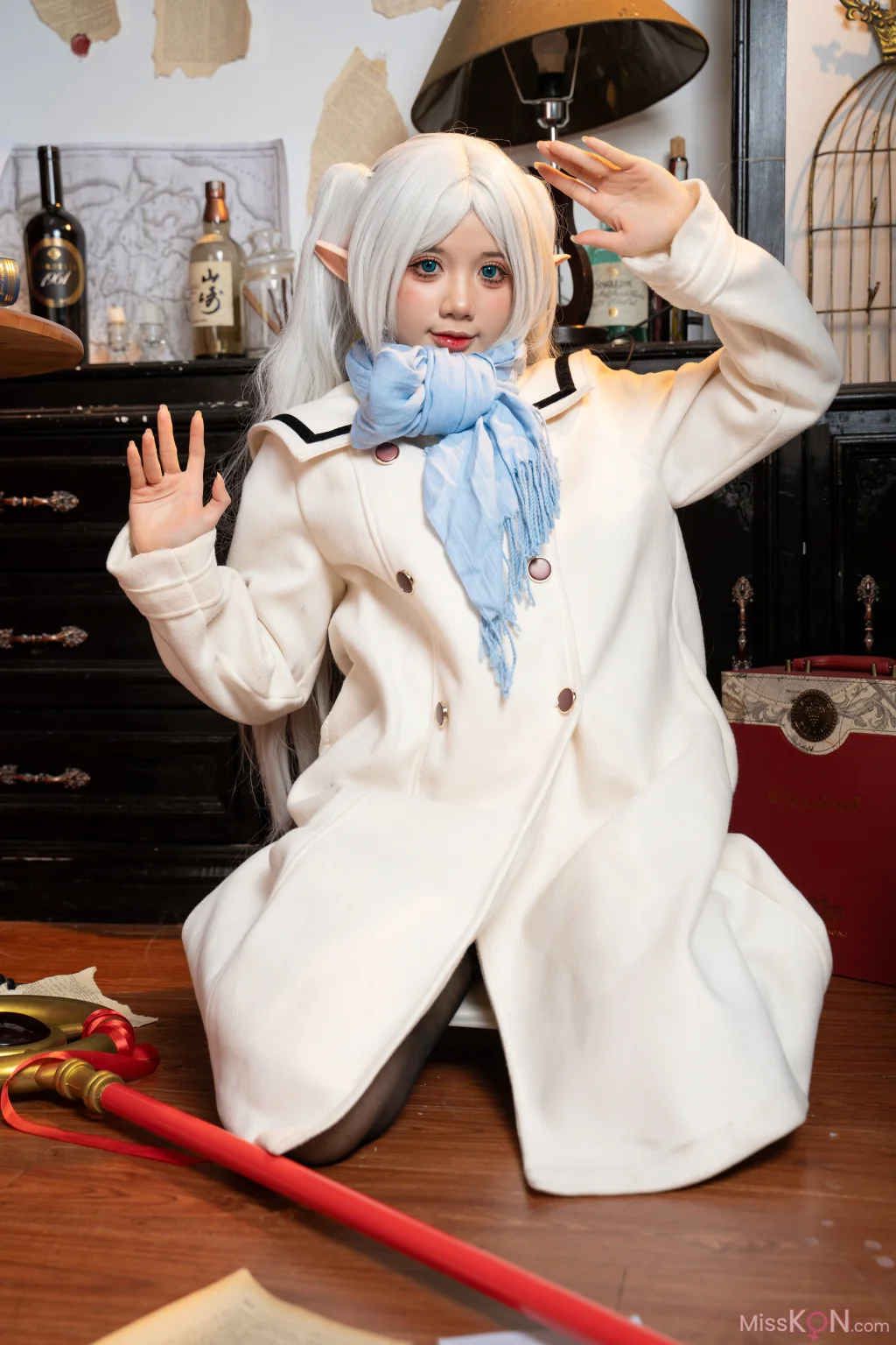 Coser@PoppaChan: Frieren Winter (49 photos + 13 videos)